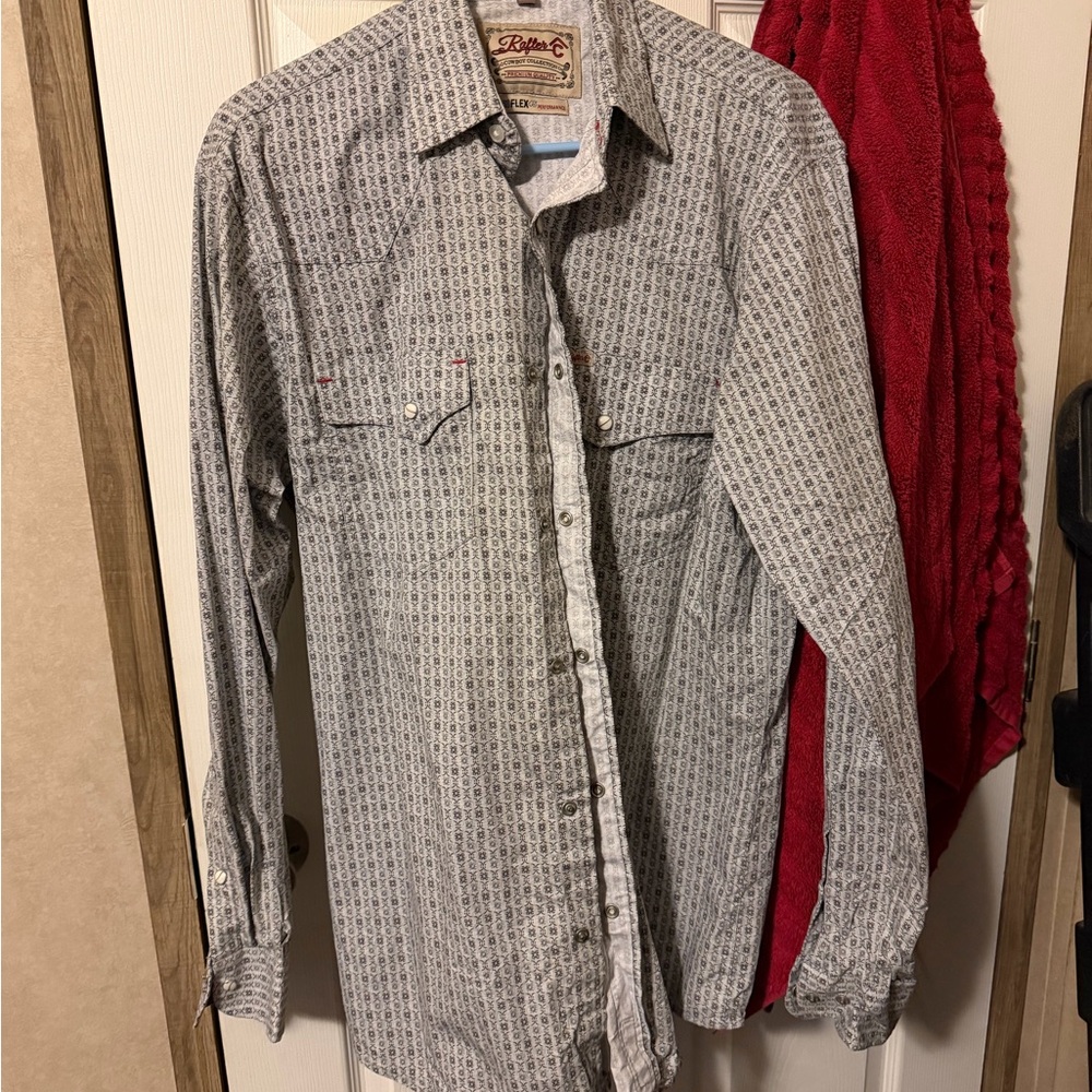 Stylish Gray Patterned Button Down Shirt - image 1